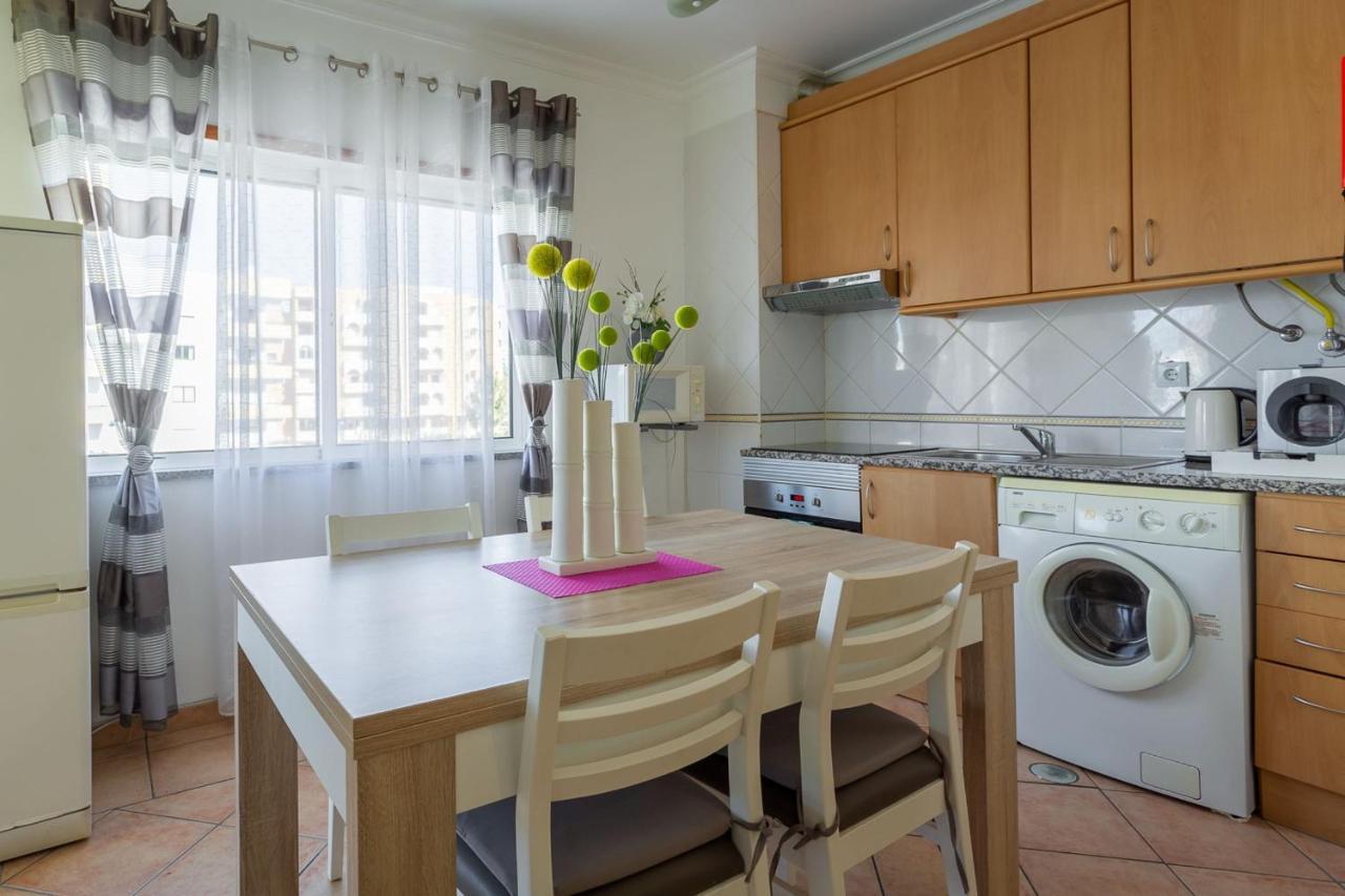 Light & Comfy Apartment W/ Pool & Balcony By Lovelystay Portimão Exterior foto